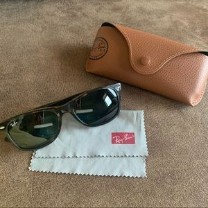 Ray-Ban New Wayfarer Style RB2132 in Tortoise